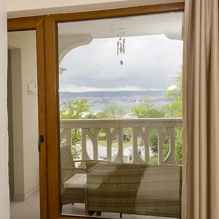 Coastal 1bd Flat With Pool & Parking アパート *